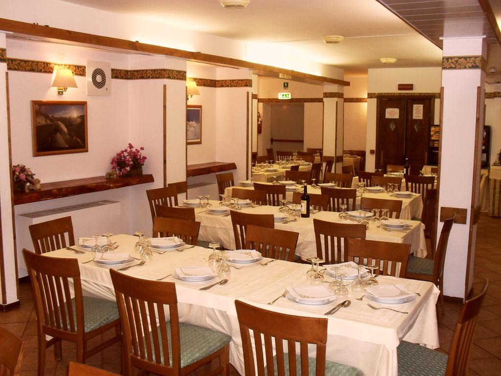 Hotel De La Telecabine Courmayeur Exterior photo