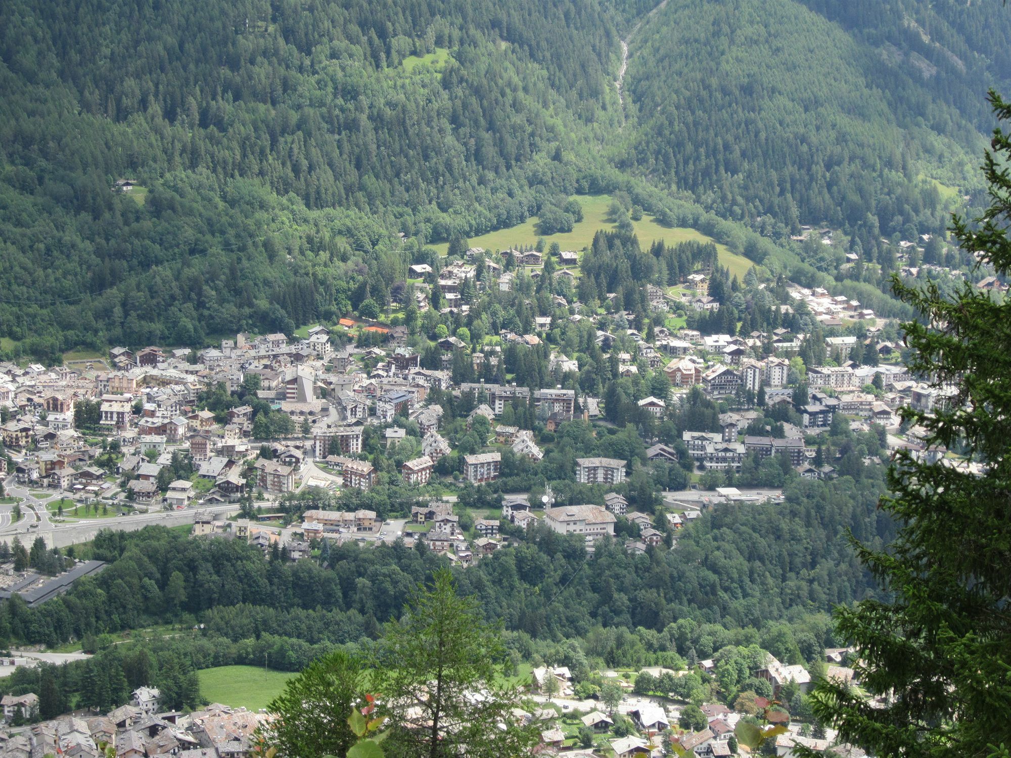 Hotel De La Telecabine Courmayeur Exterior photo